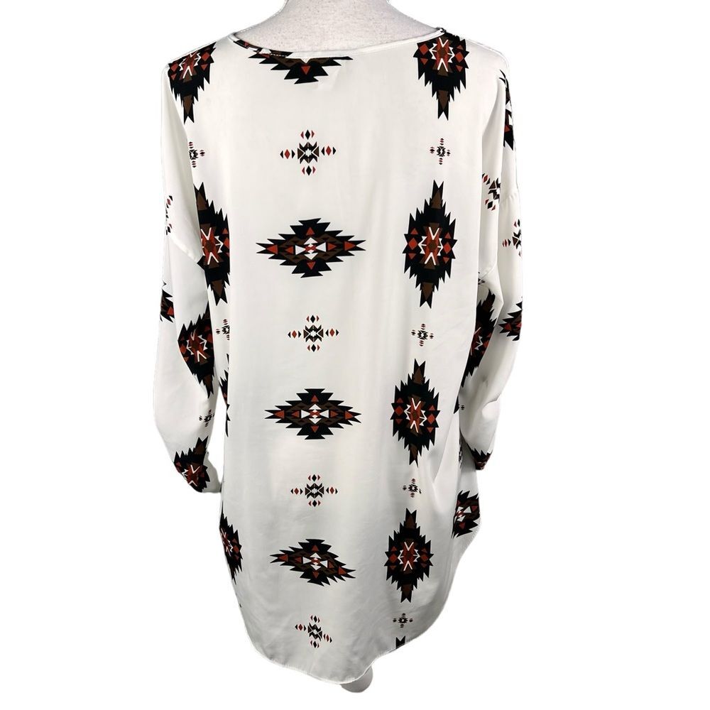 Daytrip Aztec Western Print Long Sleeve Lightweight Blouse XL White Black - Picture 2 of 10